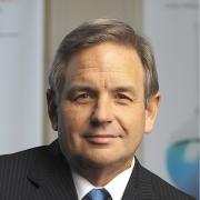 Chad Holliday is a member of the Global Commission on the Economy and Climate